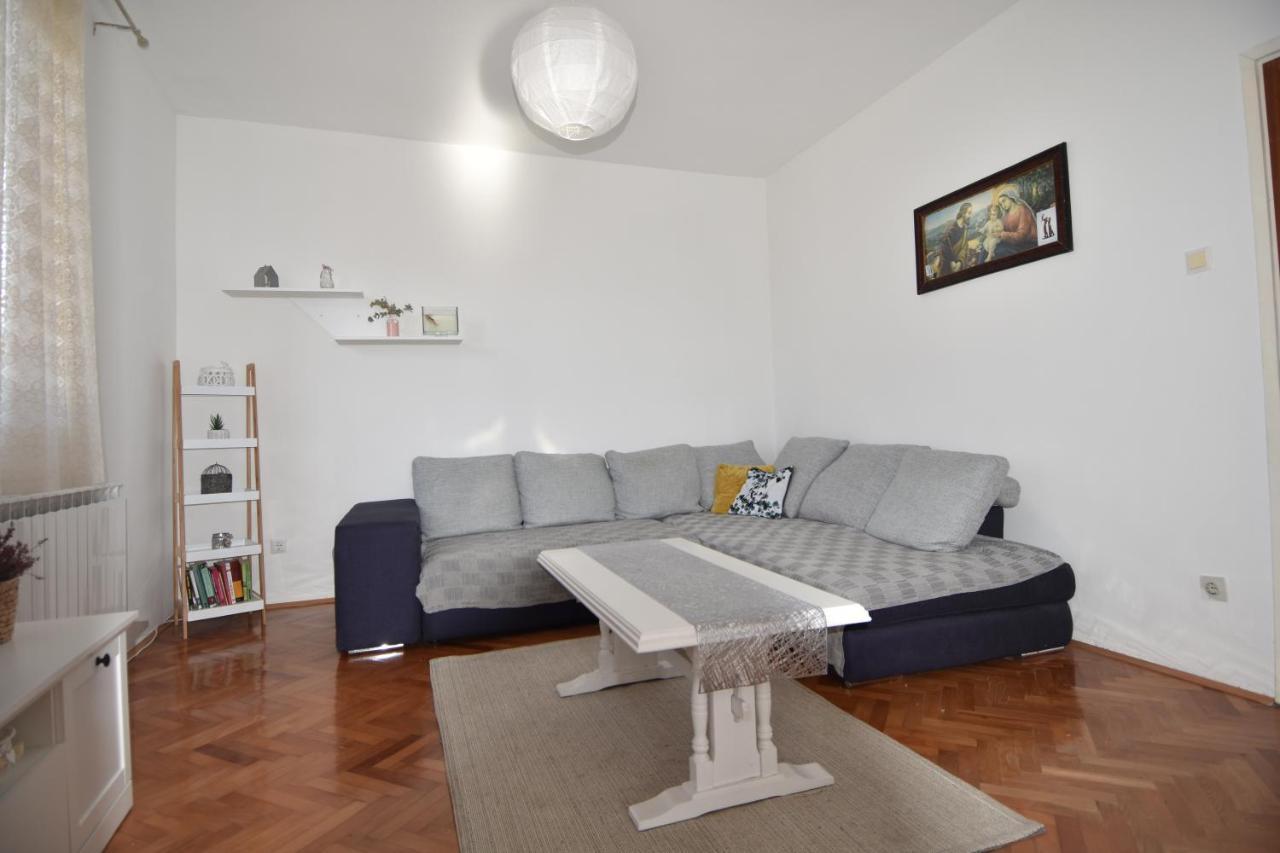 Apartment *Biba* Dugi Rat Esterno foto